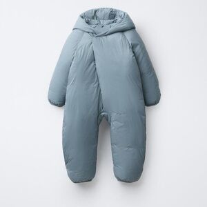 Brand new ZARA CONVERTIBLE NYLON FOOTIE
ROMPER 6-9 months
